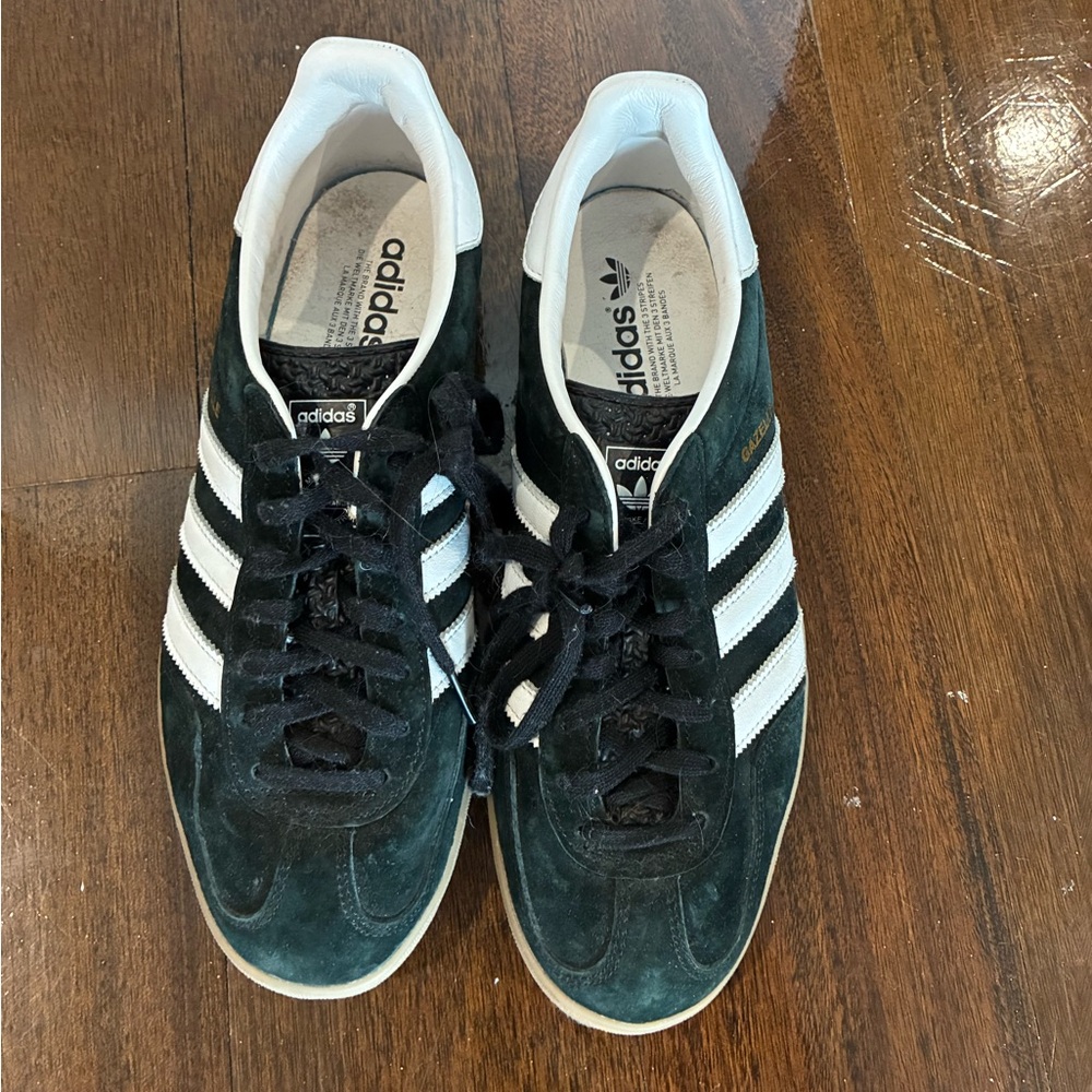 adidas gazelles in black